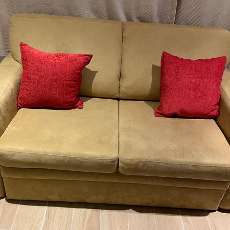 Studio Apartment - Entire Lower Ground Floor - Only 7 Mins Walk Kings Cross St Pancras Station London Kültér fotó