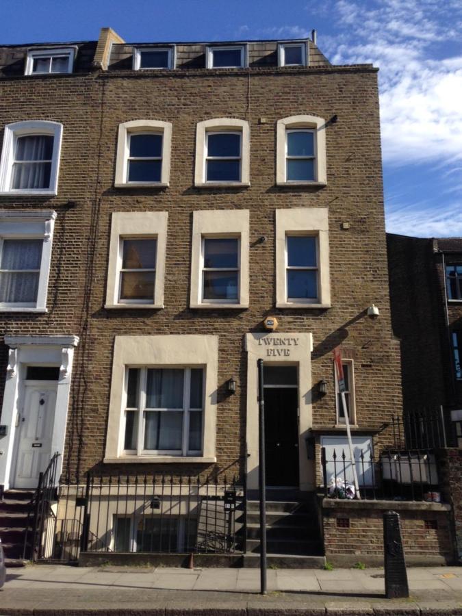 Studio Apartment - Entire Lower Ground Floor - Only 7 Mins Walk Kings Cross St Pancras Station London Kültér fotó